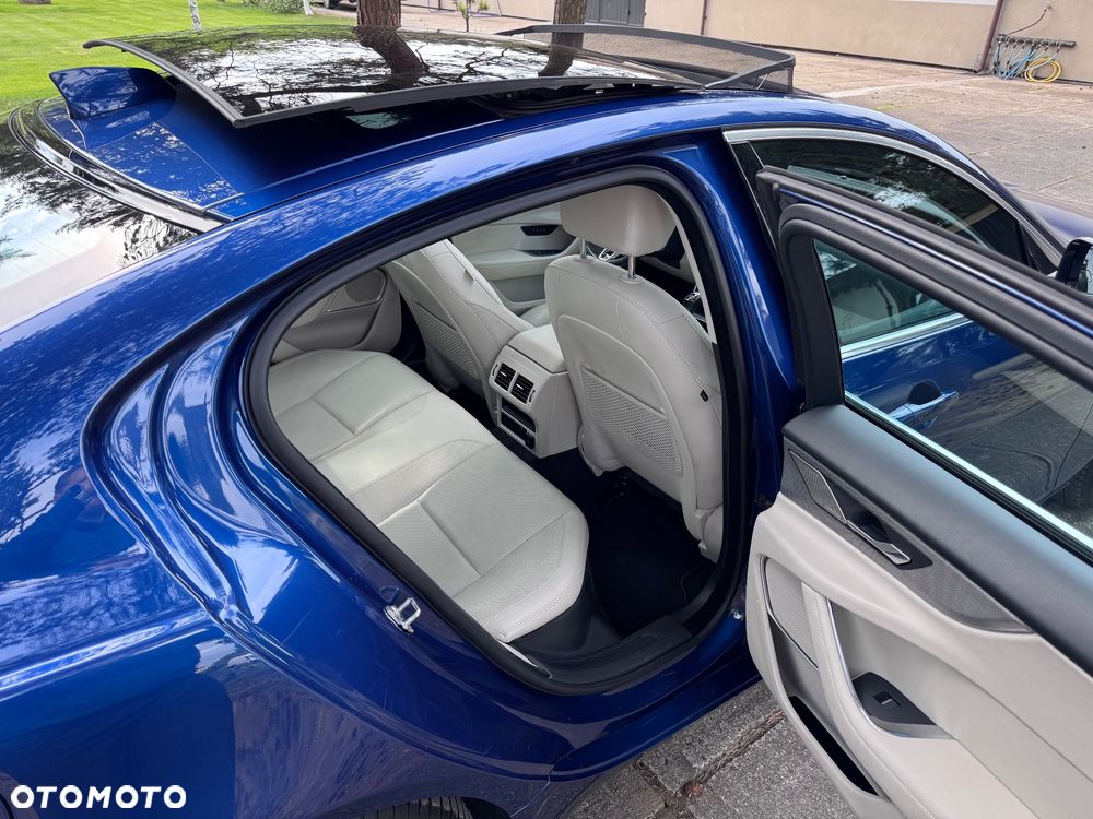Jaguar XE 2.0 P250 SE - 15