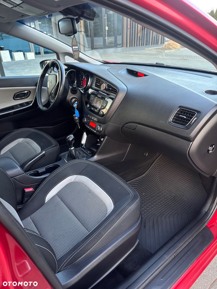 Kia Ceed 1.6 GDI Platinum Edition - 12
