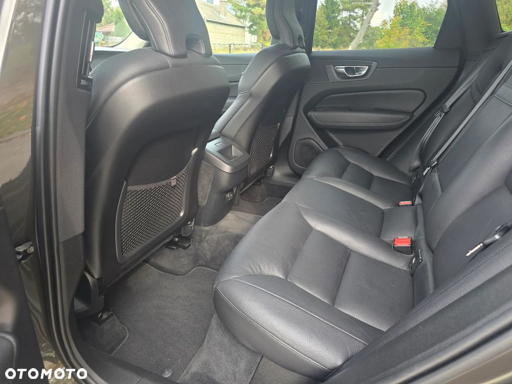 Volvo XC 60 B5 B AWD Inscription - 34