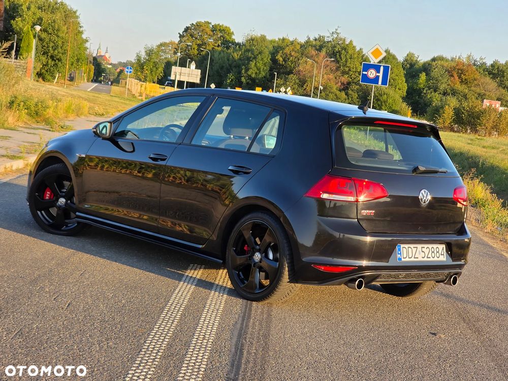 Volkswagen Golf GTI Performance BlueMotion Technology DSG - 4