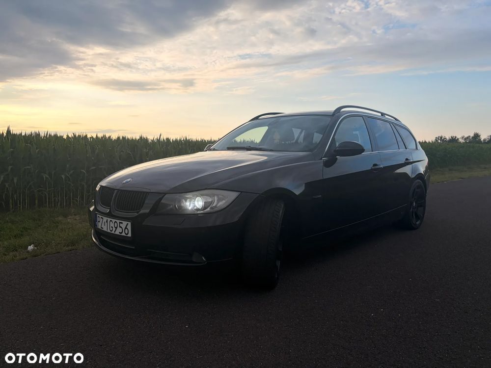 BMW Seria 3 325i - 3