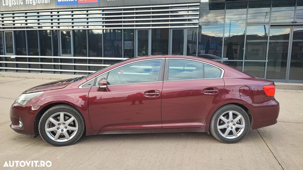 Toyota Avensis - 12