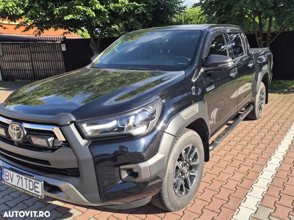 Toyota Hilux 2.8D 204CP 4x4 Double Cab AT Invincible - 2