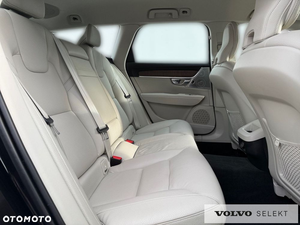 Volvo V90 Cross Country - 27