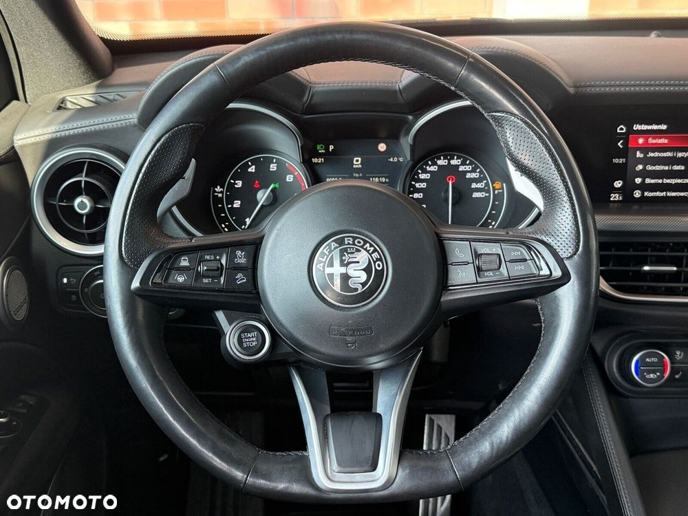 Alfa Romeo Stelvio - 18