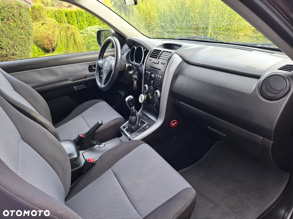 Suzuki Grand Vitara 1.6 Comfort - 16
