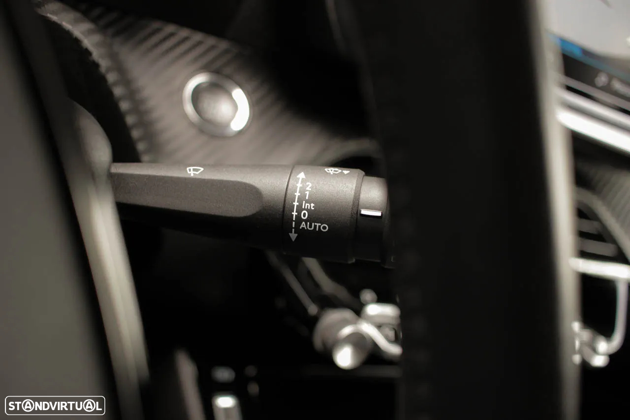 Peugeot e-2008 50 kWh Allure - 23