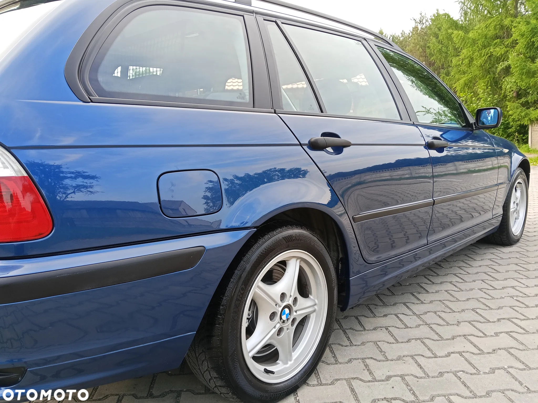 BMW Seria 3 318i Touring - 14