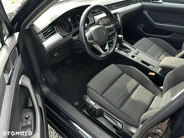 Volkswagen Passat - 18