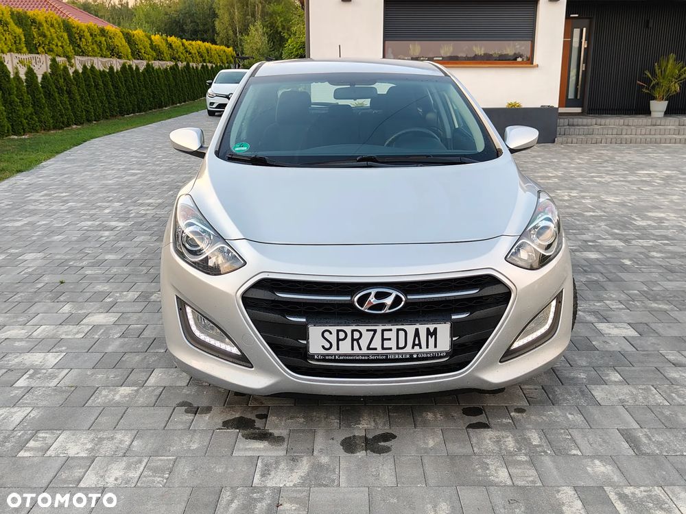 Hyundai i30 blue 1.4 Classic - 11