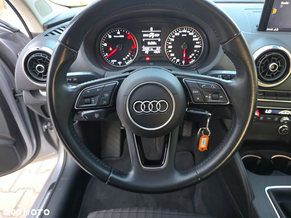 Audi A3 Limousine 1.6 TDI design - 16