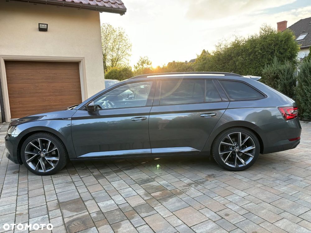 Skoda Superb 2.0 TDI SCR Sportline DSG - 8