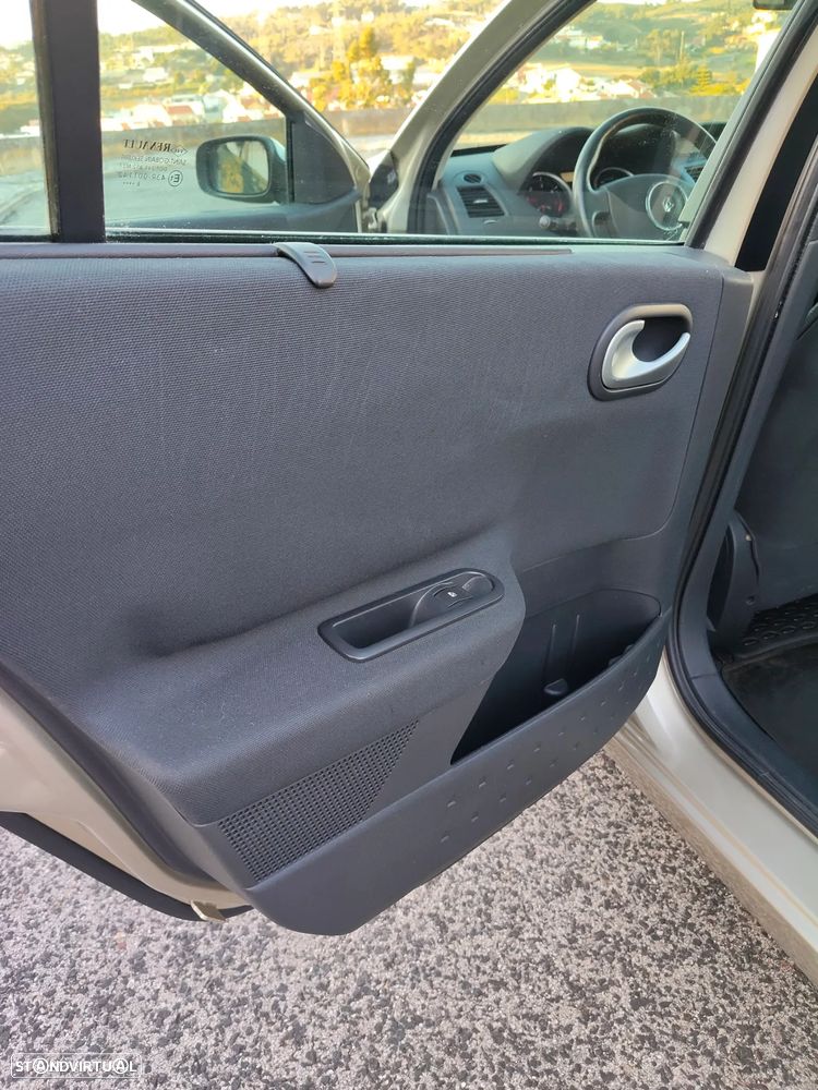 Renault Mégane Break 1.5 dCi Extreme - 14