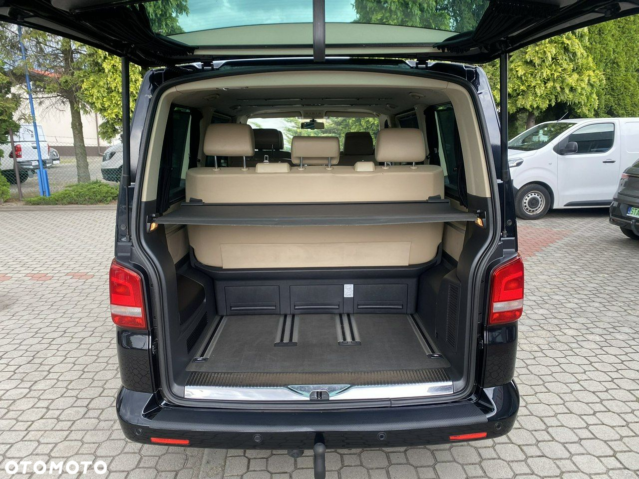 Volkswagen Multivan - 15