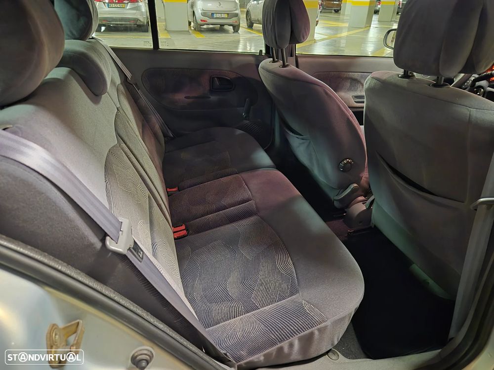 Renault Clio 1.2 RXE - 24