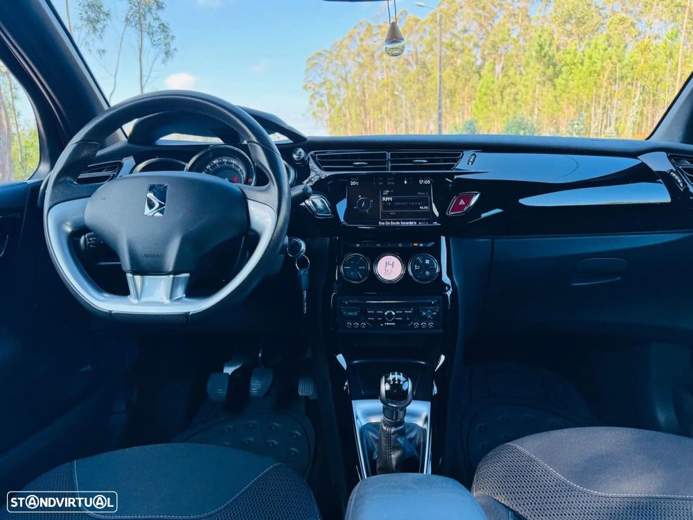 Citroën DS3 Cabrio 1.2 VTi So Chic - 24