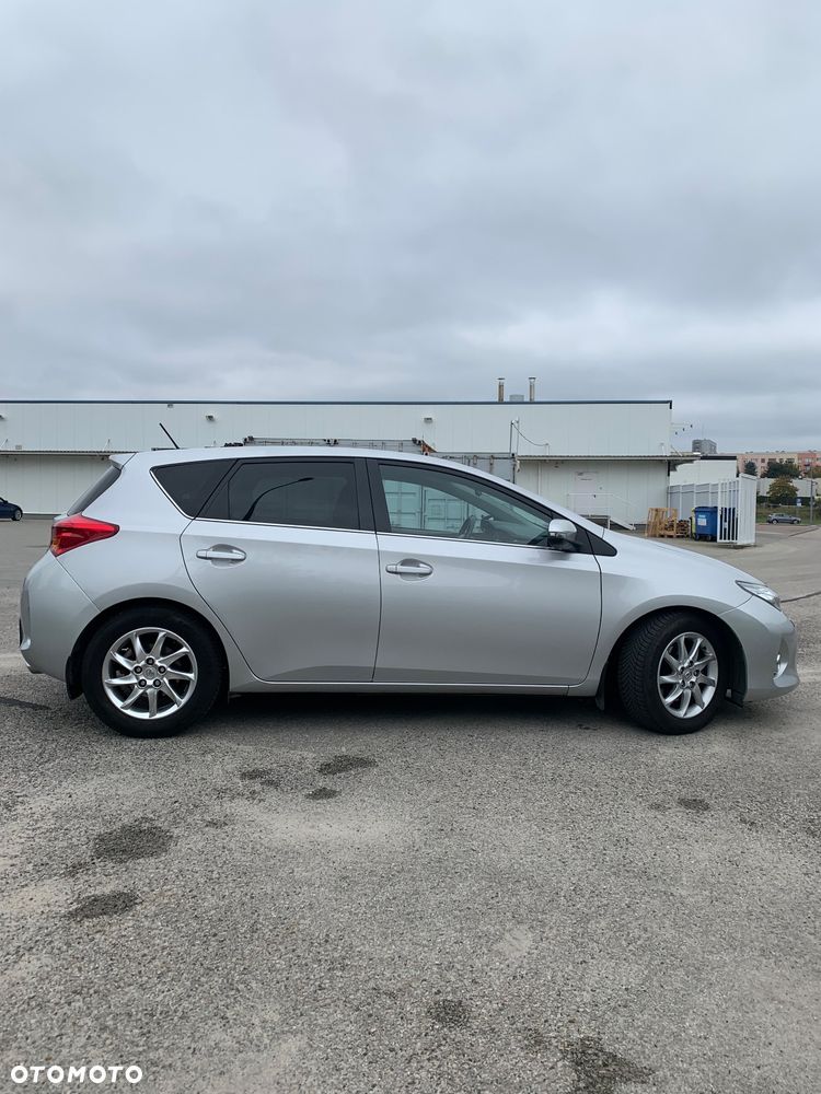 Toyota Auris 2.0 D-4D Edition - 3
