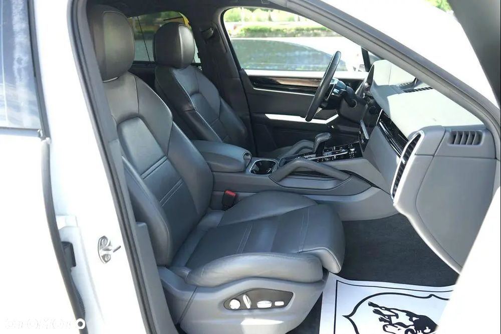 Porsche Cayenne Tiptronic S Platinum Edition - 6