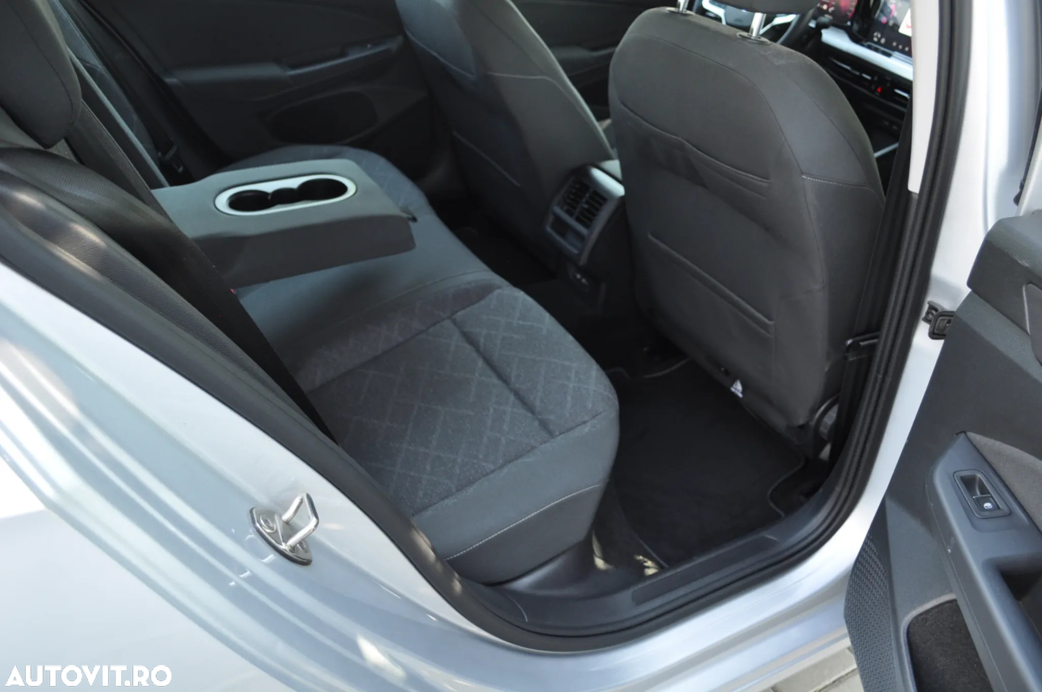 Volkswagen Golf 2.0 TDI SCR DSG Life - 16