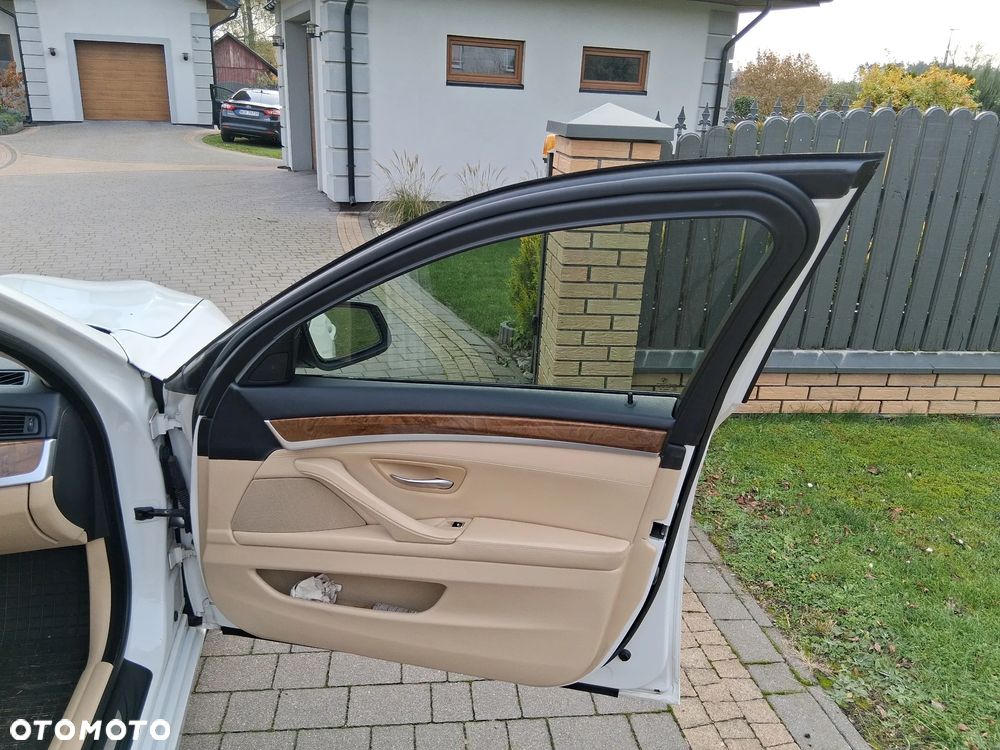 BMW Seria 5 535i - 10