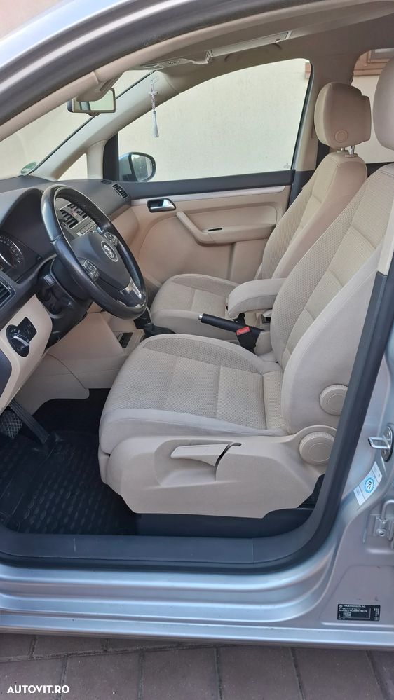 Volkswagen Touran 2.0 TDI DPF BlueMotion Technology DSG Comfortline - 5