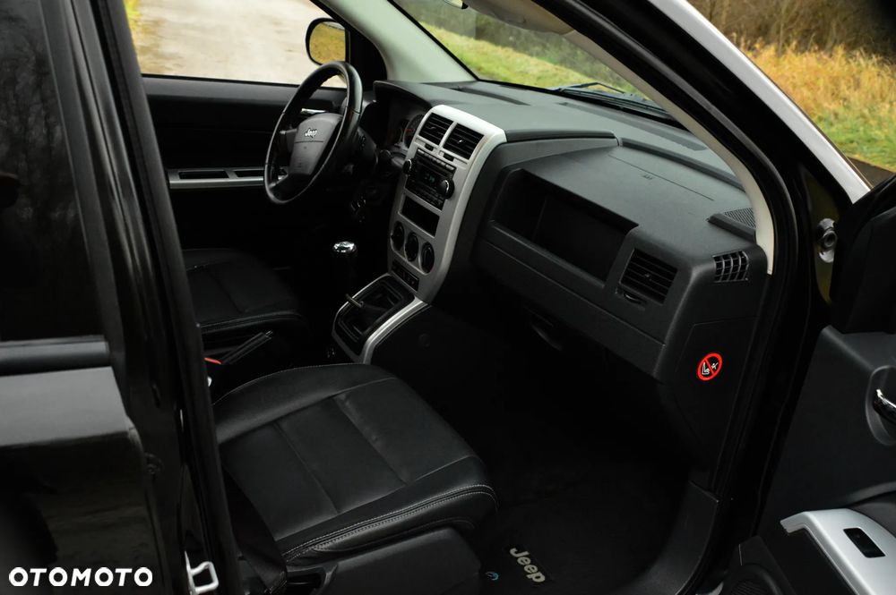 Jeep Compass 2.4 Limited - 27