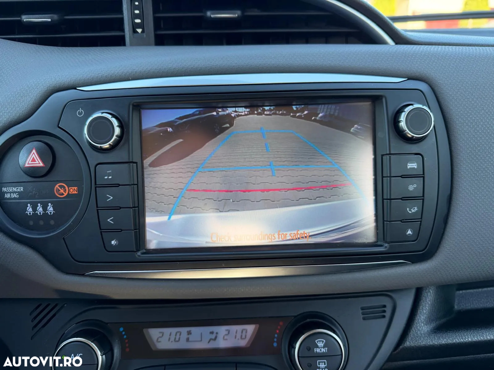 Toyota Yaris 1.5 VVT-i HSD Sol - 19