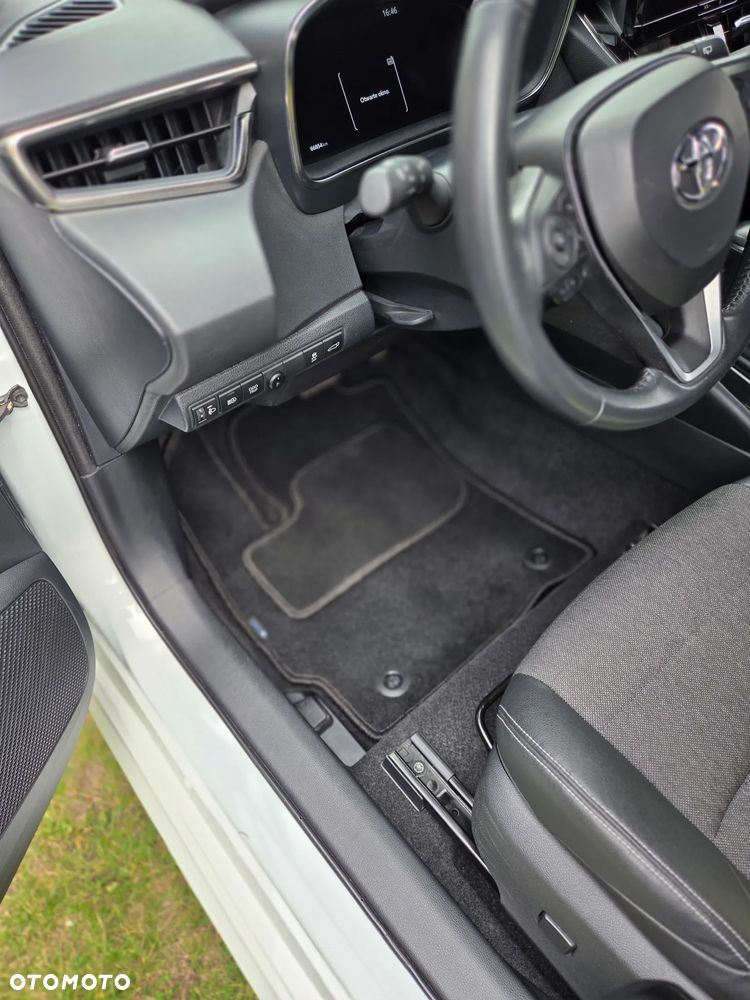 Toyota Corolla 2.0 Hybrid Style - 23