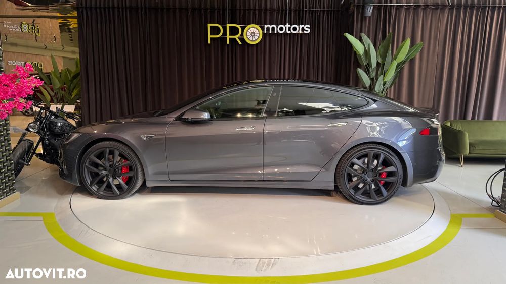 Tesla Model S Performance - 11