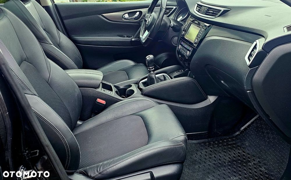 Nissan Qashqai 1.6 dCi DPF tekna - 34