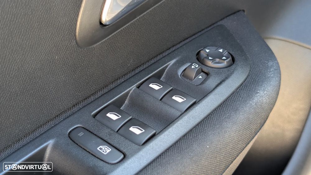 Peugeot 208 1.2 PureTech Active Pack - 12