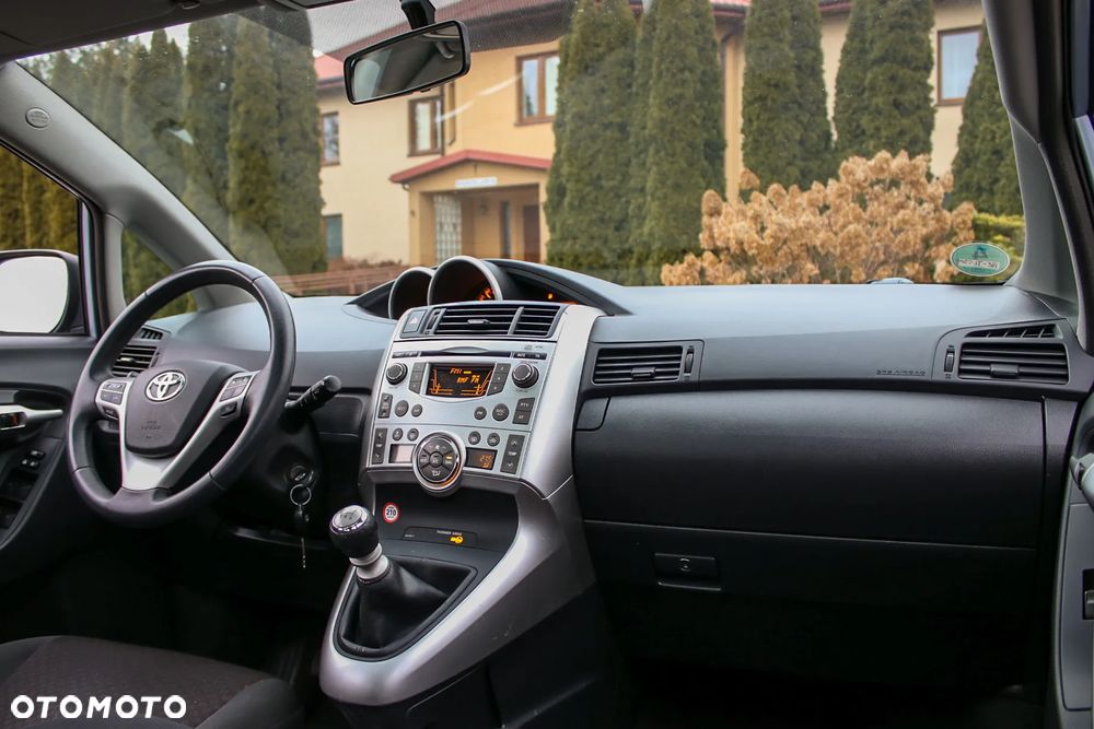 Toyota Verso 2.0 D-4D Executive - 37