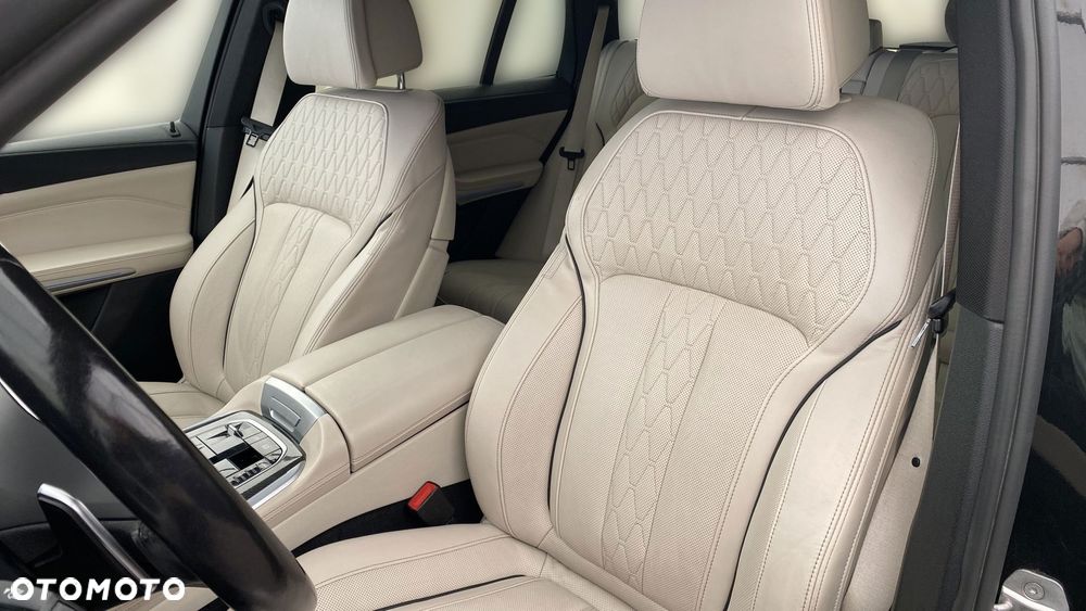BMW X5 xDrive25d - 11
