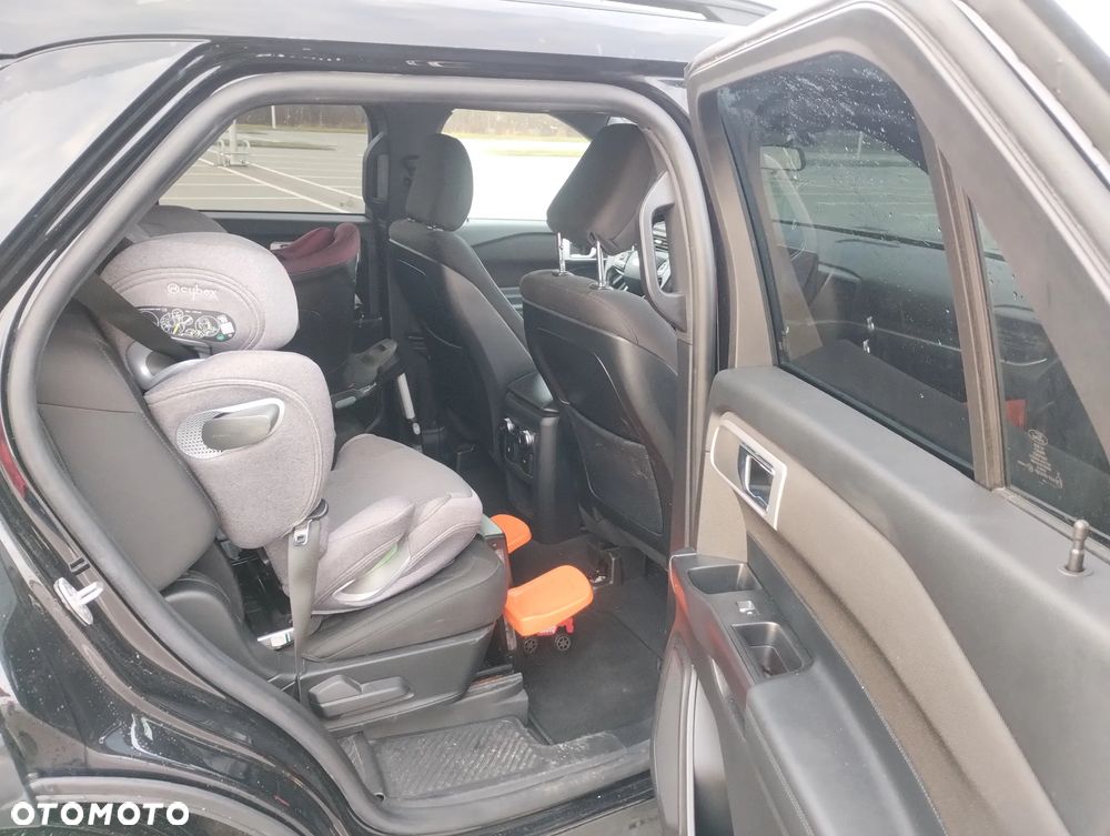 Ford Explorer - 17