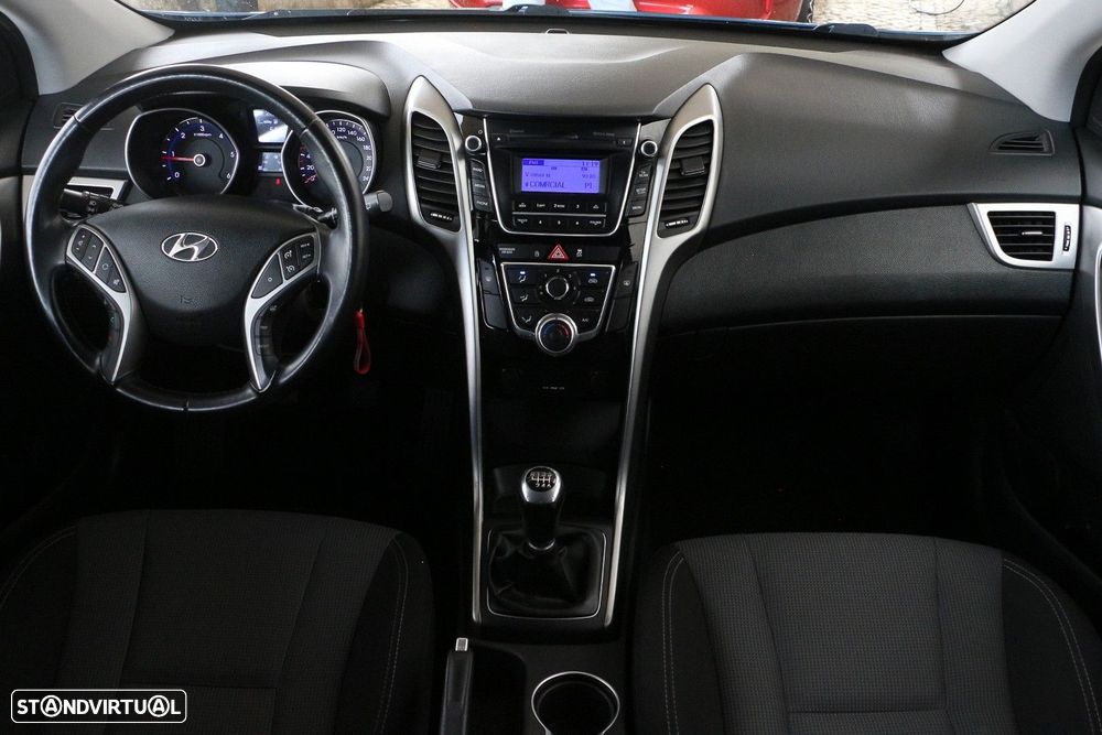 Hyundai i30 1.6 CRDI Blue Comfort - 4