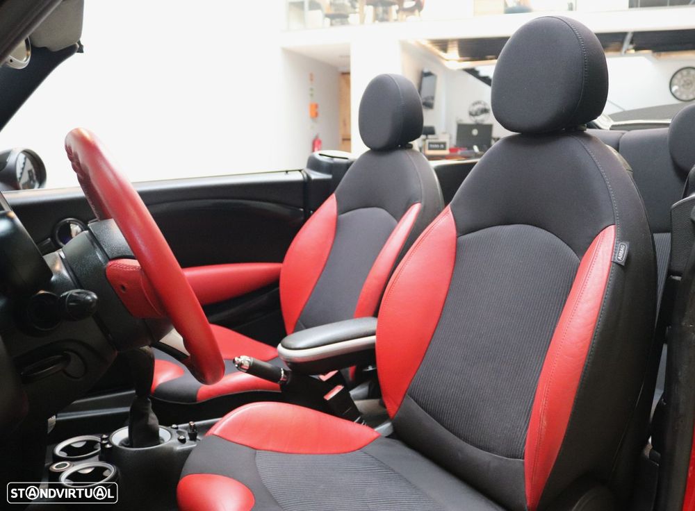 MINI Cabrio John Cooper Works - 13