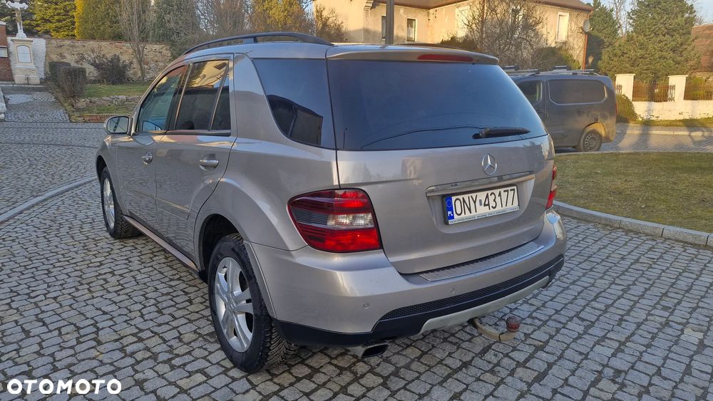 Mercedes-Benz ML 300 CDI 4Matic 7G-TRONIC DPF BlueEFFICIENCY - 11