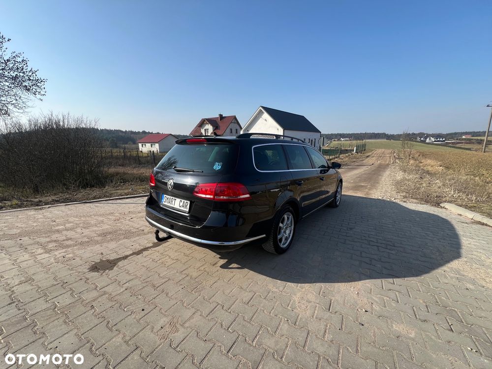 Volkswagen Passat - 4