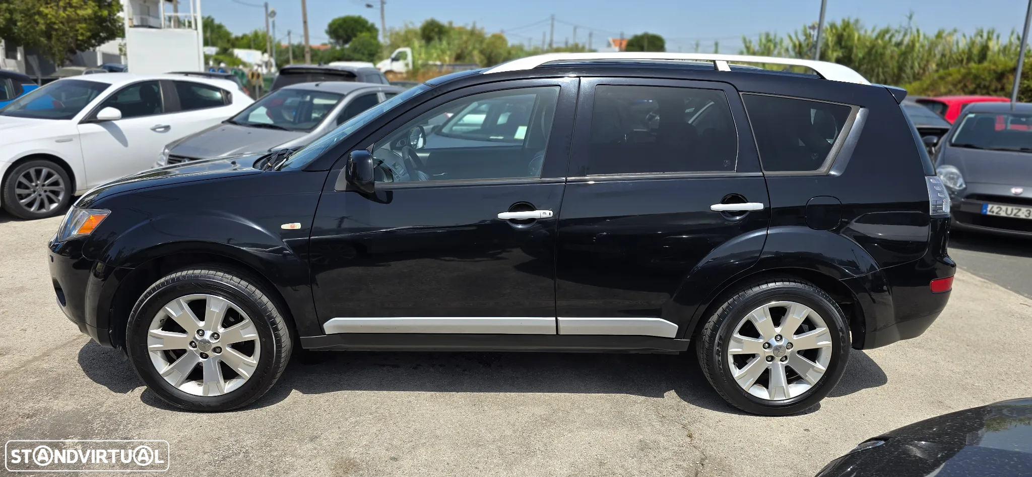 Mitsubishi Outlander 2.0 DI-D Intense+ 4WD - 22