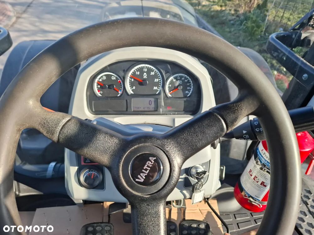 Valtra T174 EV - 10