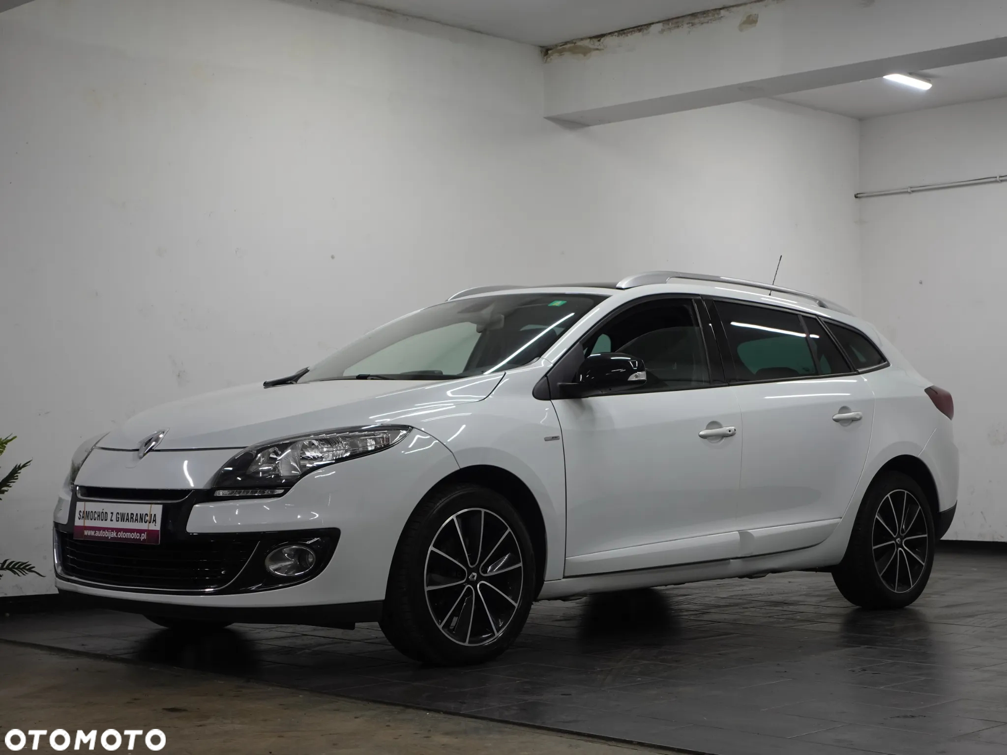 Renault Megane Grandtour ENERGY TCe 115 Start & Stop Bose Edition - 4