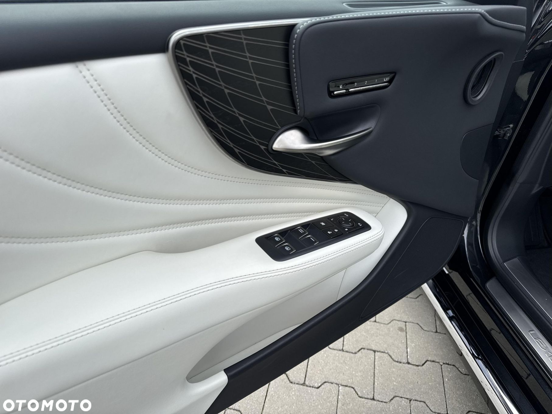 Lexus LS - 20