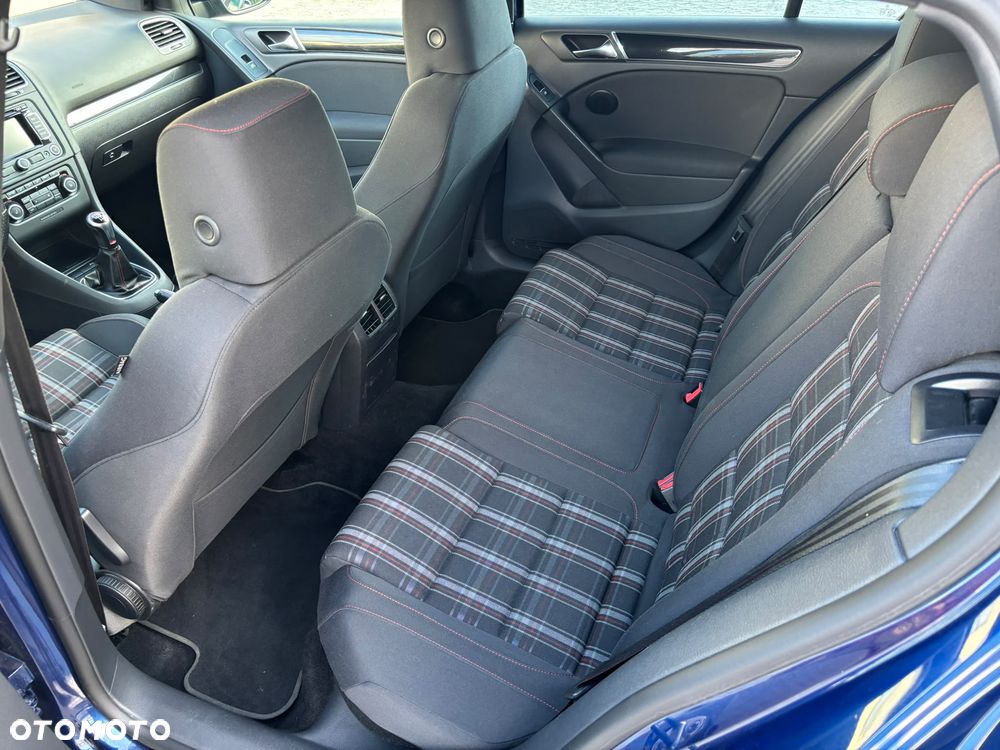 Volkswagen Golf 2.0 TSI GTI - 13
