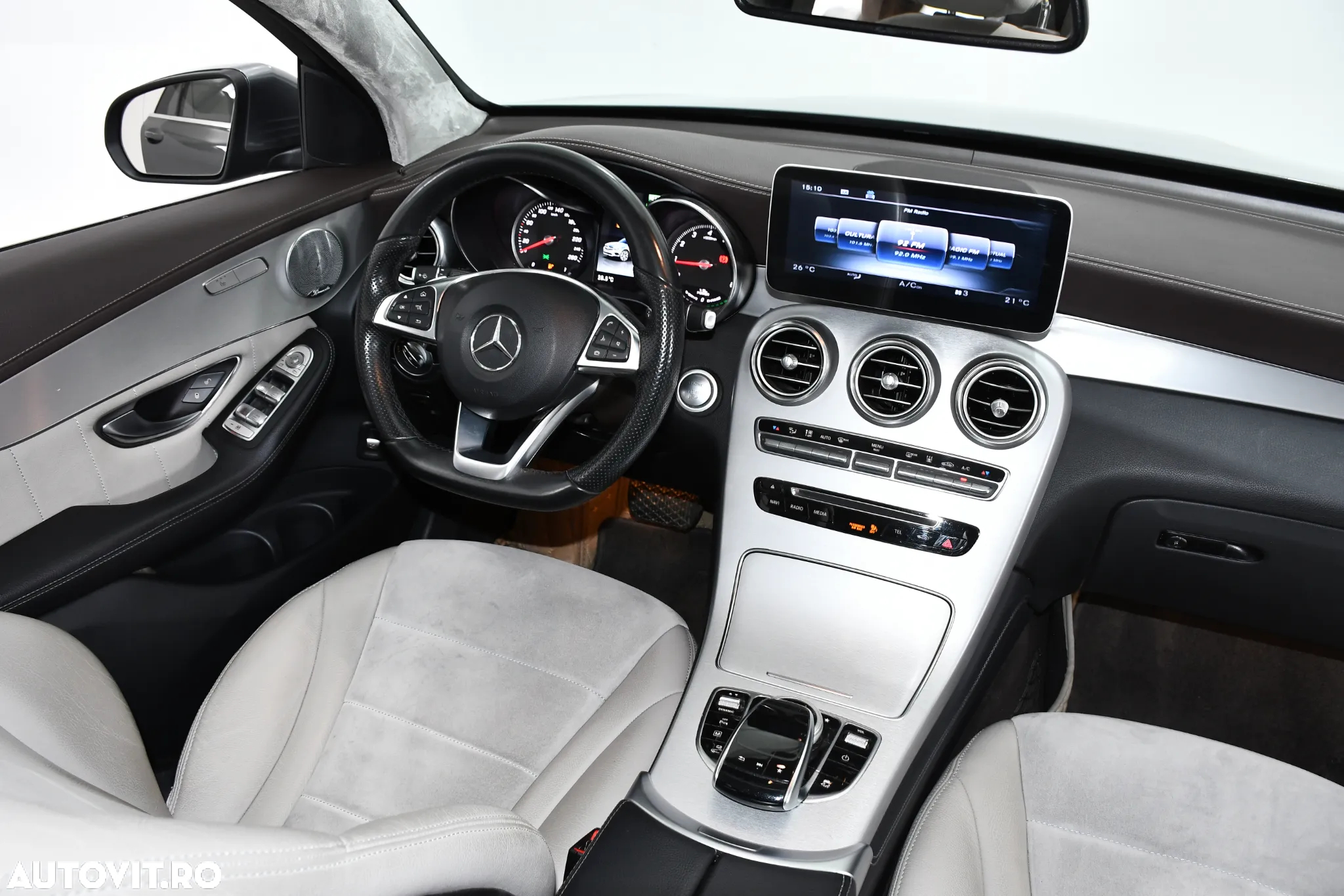 Mercedes-Benz GLC Coupe 300 e 4Matic 9G-TRONIC - 2