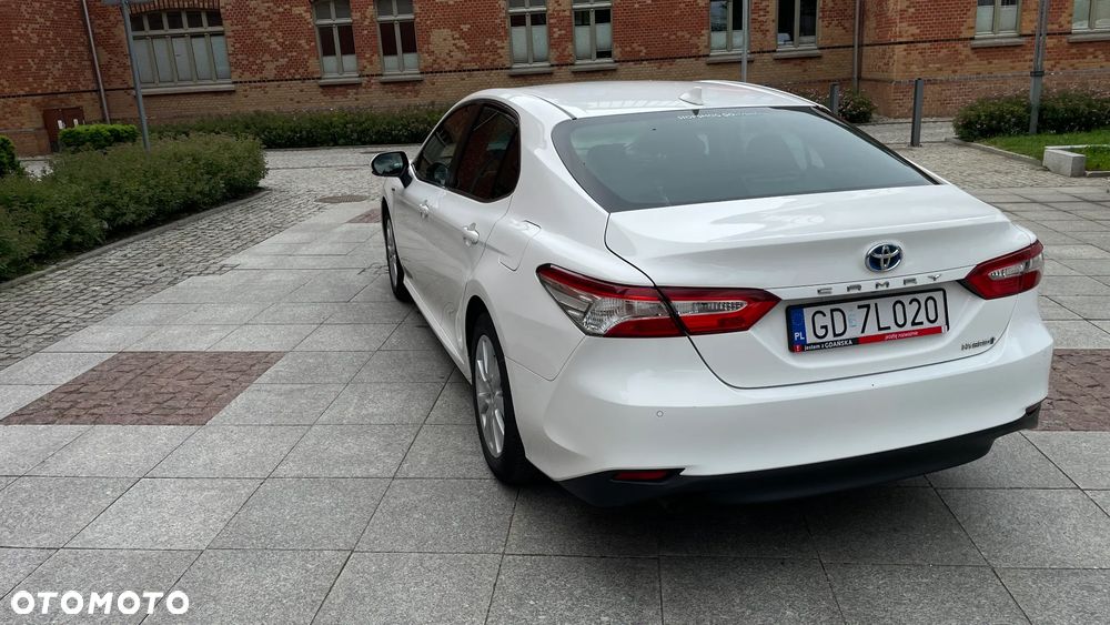 Toyota Camry 2.5 Hybrid Comfort CVT - 6