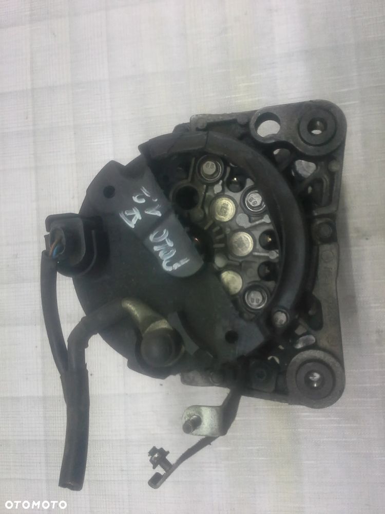 Volkswagen Polo V 1.2 alternator Valeo 90A 03D903025 - 8