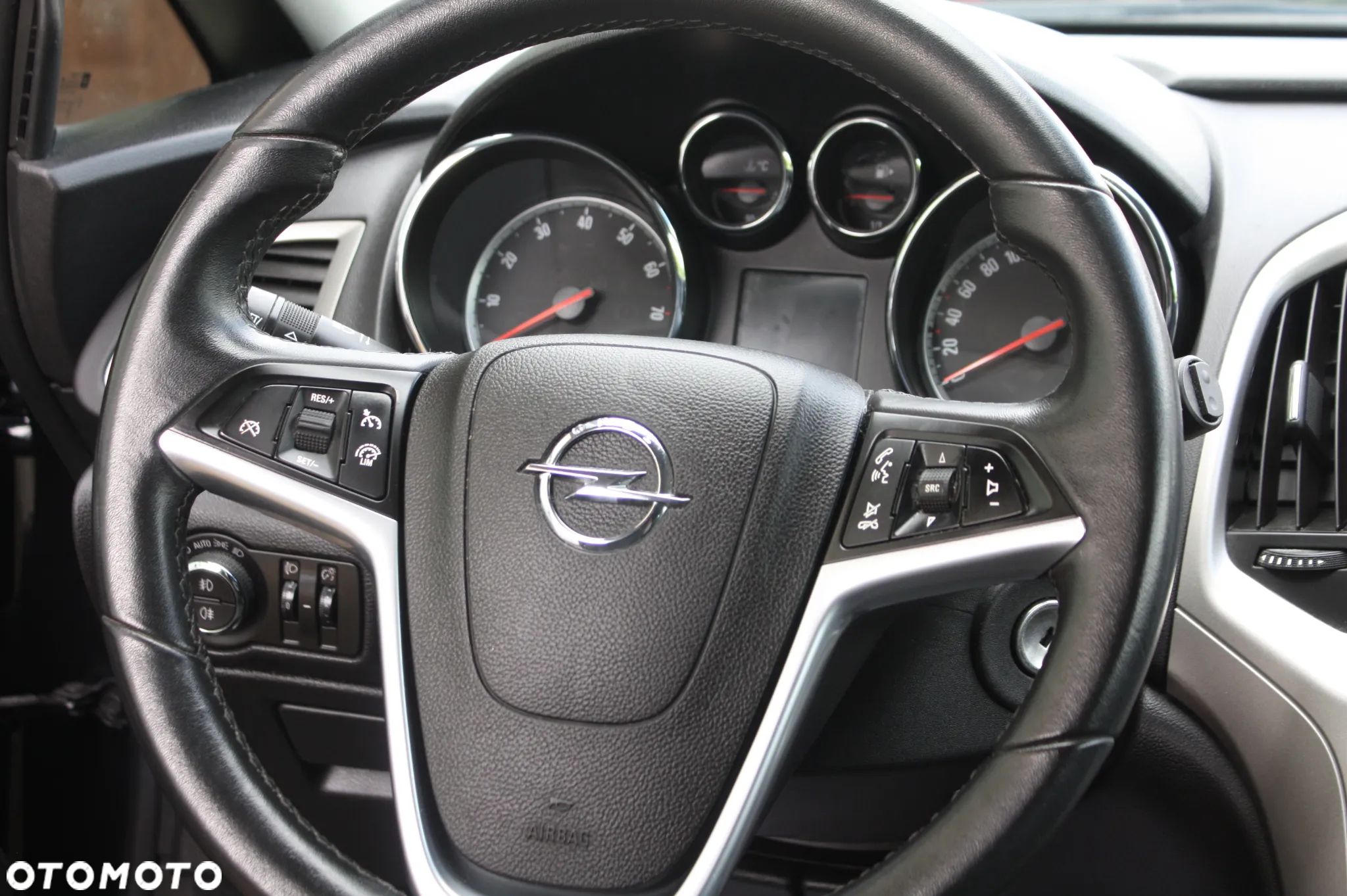 Opel Astra GTC 1.4 Active - 12