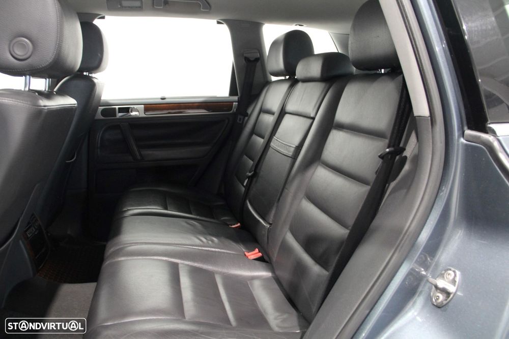 VW Touareg 3.0 TDI V6 Tiptronic - 26