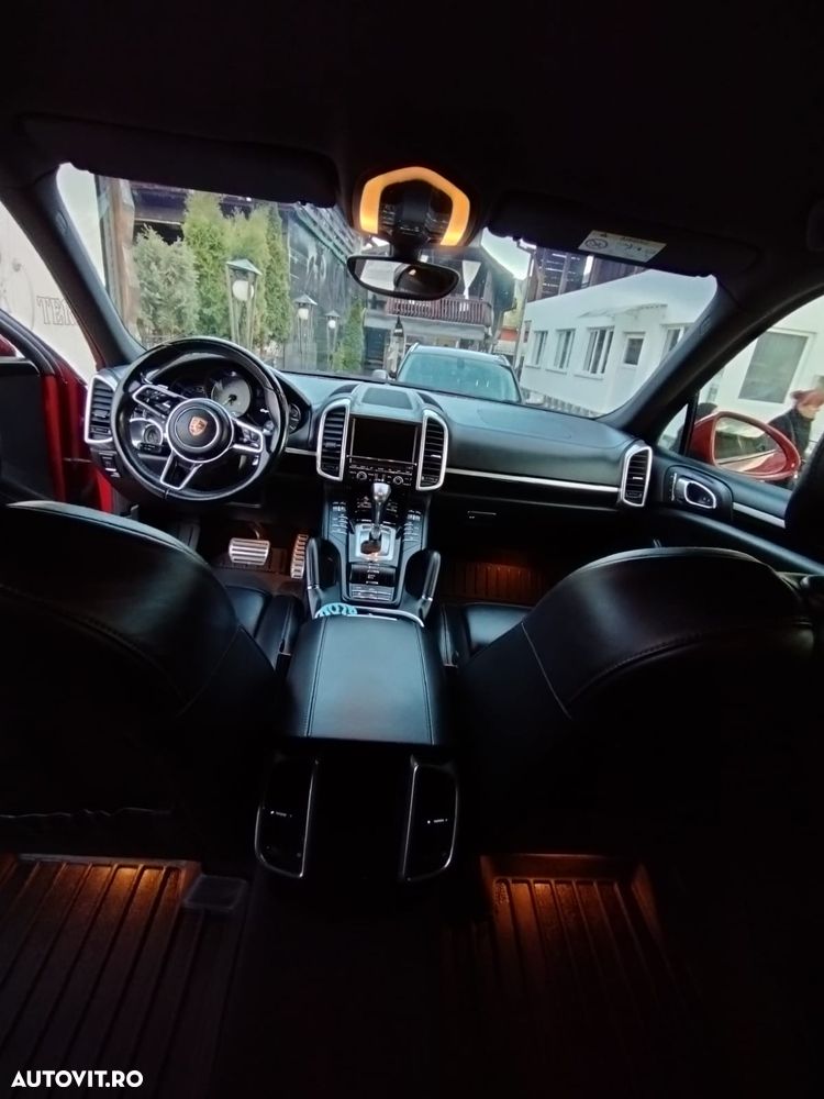 Porsche Cayenne - 6