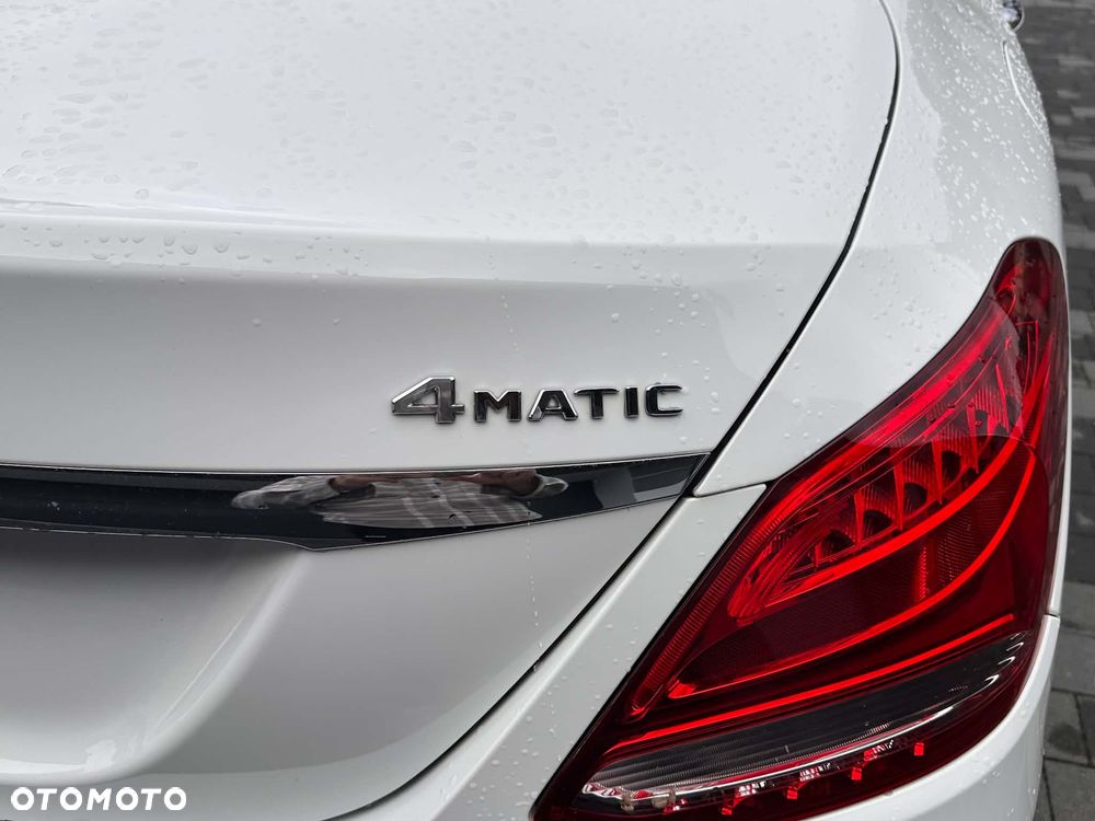 Mercedes-Benz Klasa C 300 9G-TRONIC Edition - 20